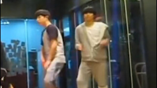 金廷祐早期舞蹈视频 要笑晕过去了