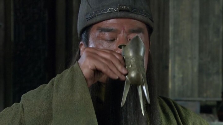 Deleted Scene from “New Three Kingdoms”: Guan Yunchang, the Drinking Maniac; Sun Shiwan, Master of B