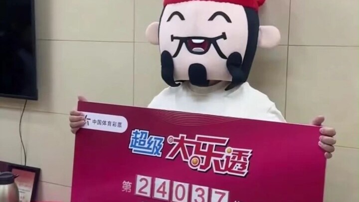 Trúng xổ số có nên quyên góp không?