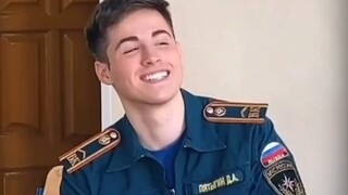 Kelinci Pemadam Kebakaran/Permen Popping Rusia Danya Solo Pusher