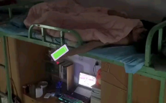 关于室友想当舔狗这件事情我们是坚决不同意的