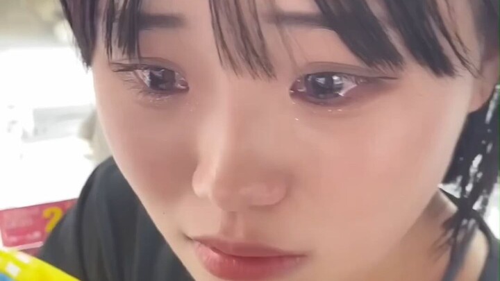 Girlfriend spent about 200 RMB on claw machines but didn’t win a single prize and burst into tears o