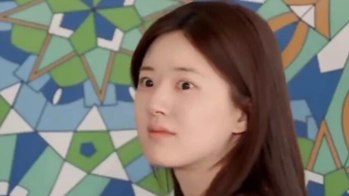 Bagaimana mungkin kau langsung menyingkirkanku dari pertama kali? Aku sangat kesal!