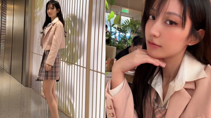 Hurry up—Senior Daxie is waiting for you!