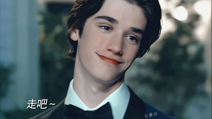 Ini kan kecantikan yang benar-benar berimbang dan bak dewa! 😆