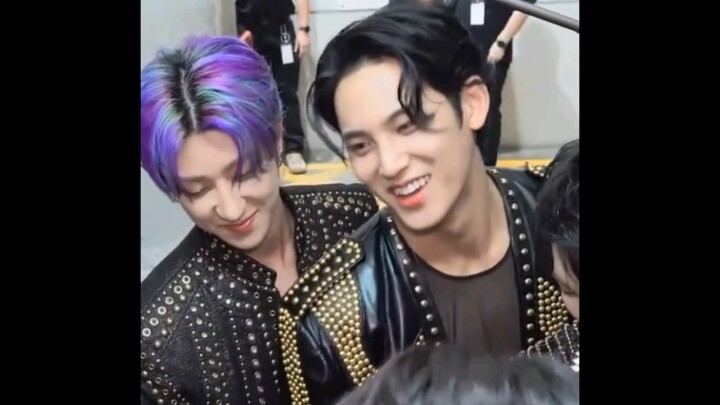 【ควี่ปา】คู่รักน้อยมักจะทำให้ฉันประหลาดใจโดยไม่ทันตั้งตัว ‖ เบื้องหลังเอเชียนทัวร์ ช่วงหวานๆ