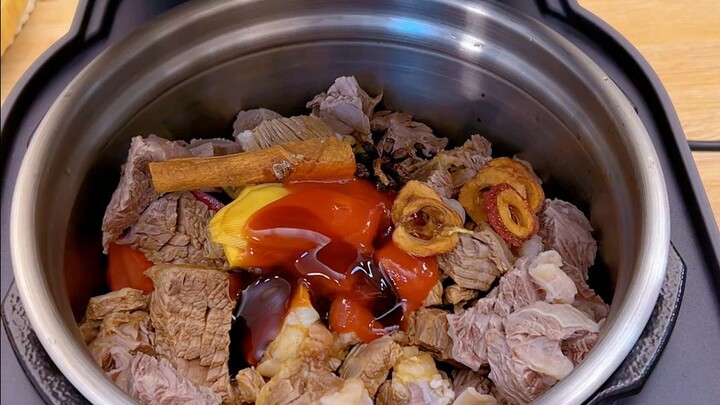 到家啥也不用干 只需要把这些食材一股脑倒进电饭锅