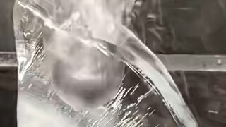 Dù lòng ta đỏ như sắt, cũng khó làm tan ba thước băng giá nơi ngươi.