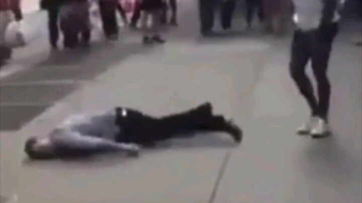 Dalam kehidupan ini, tiba-tiba aku menjadi heteroseksual!