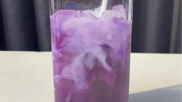 Purple Sweet Potato Latte | Dreamy, Stunning Purple — the combo of purple sweet potato and coffee is