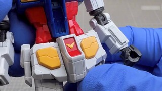 Driving a Gundam is no longer a dream! 1/144 Yokohama Original Gundam & Gundam Factory Cage Yokohama