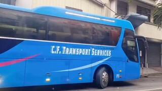 以前30多万买的车，如今放二手市场只能卖15万，连还剩余的车贷都不够。柜子里的限量款球鞋，更是只能打对折转手，可这些钱对医药费而言就是杯水车薪。每天看着手机里的催款短信，朋友只能干着急、睡不着觉
