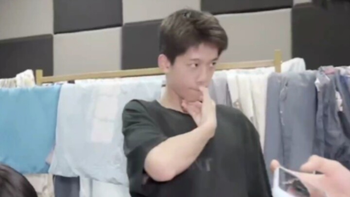 【官俊臣】辅导弟弟写作业逼疯体育生