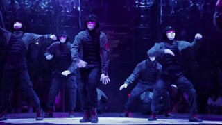 【فرقة ماسك دانس】 فيديو من الإنترنت يُشاهد بالملايين، أداء ضيوف بطولة ريد بول BC ONE 2012 بالزي العسك