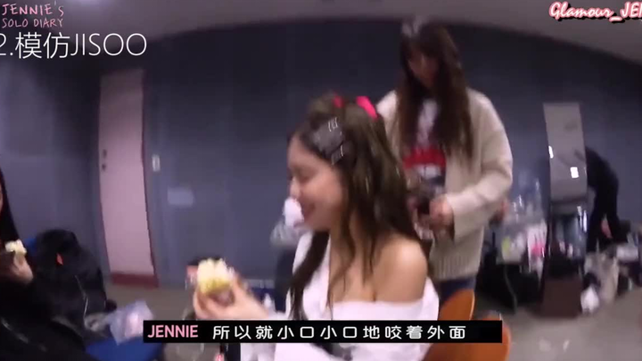 JENNIE hóa thân xuất sắc vào ba thành viên cùng nhóm, bắt chước giọng nói cực chuẩn!