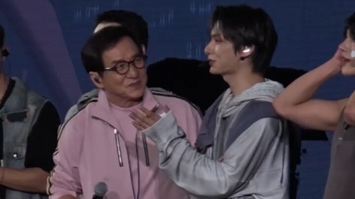 Junhui: Anh cả Thành Long là vị khách mời duy nhất, cũng là người đầu tiên đến tham dự concert của S