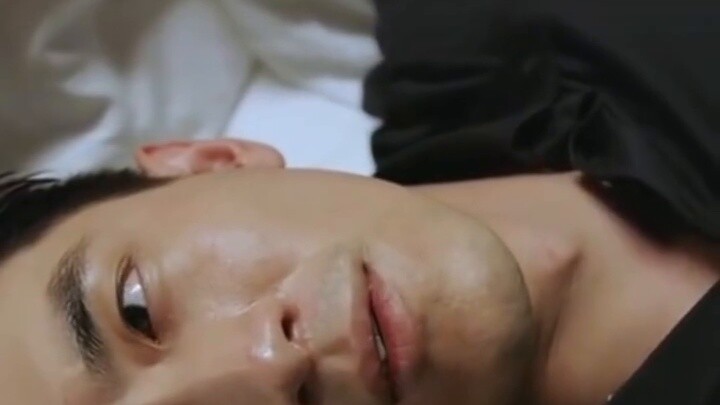 Lâm Canh Tân say rượu và bị một gã đàn ông lực lưỡng cưỡng hiếp