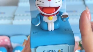 Bagaimana rasanya memiliki sekelompok Doraemon yang menyanyi dan menari? ?