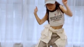 Bản cập nhật giao diện mới, chào mừng sự trở lại của nữ hoàng và sự xâm nhập của cô vào nhà ga nhỏ b