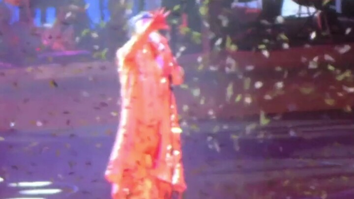 Cách rời sân khấu của Tiết Chi Khiêm mà đem đặt ở đâu cũng đều bùng nổ cực độ.