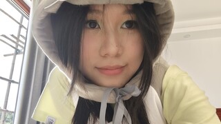 วันนี้เป็นวันเกิดของฉัน แต่ฉันไม่กล้าโพสต์ท่าเต้นชุดผึ้งลงใน Moments ของฉัน