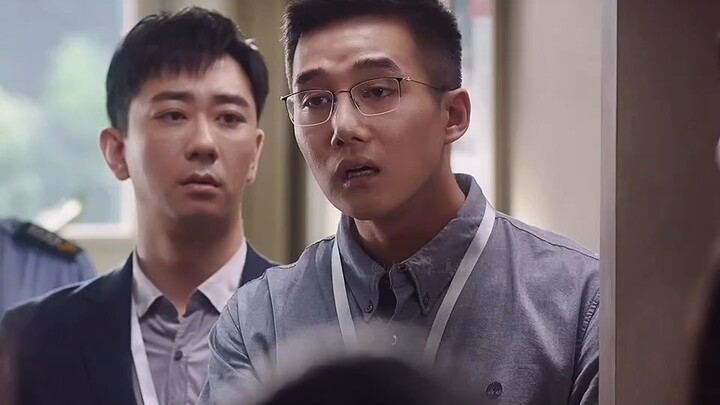 لأن طفلهم لم يُقبَل في صف الميداليات الذهبية، قام الوالدان بإثارة فوضى كبيرة في مركز التدريس.