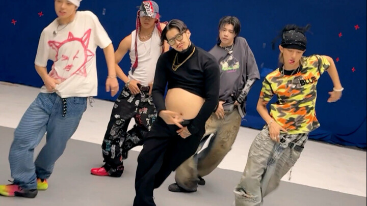 Park Jae-beom x LNGSHOT - Thử Thách Saucin’ (với chiếc bụng giả thuê giá 10.000 tệ)