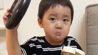 Tiao Tiao's confusing behavior