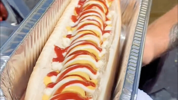 Roti hot dog sarapan di jalanan Amerika