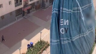 Trần nhà của thế giới phơi chăn của sinh viên đại học hiện đại