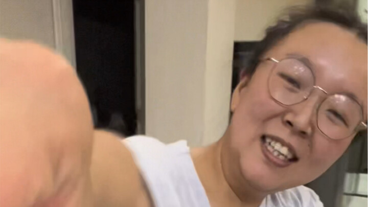 28 tahun, perempuan, menjanda dengan satu anak, sedang mencari jodoh di seluruh internet