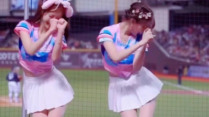 พวกคุณสองคนมาสร้างเสียงหัวเราะใช่ไหม!