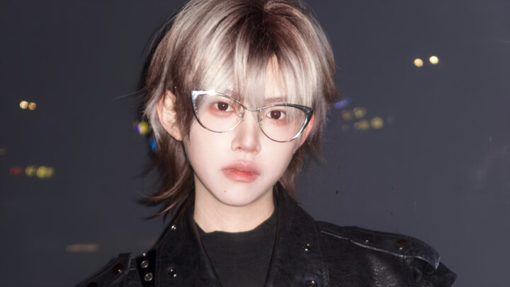 Going out in an outfit paired with a “douban” hat? Is it seriously messing with me?!