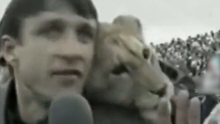 Huzi: I just got here—I have no idea what’s going on!