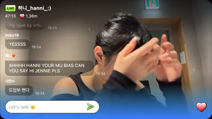 Hanni sings so beautifully—it’s already got me completely hooked, everyone!