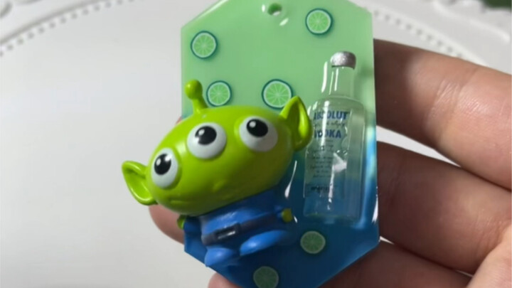 Handmade DIY: Resin Access Card Transformation—Even a little boy's access card can look great!