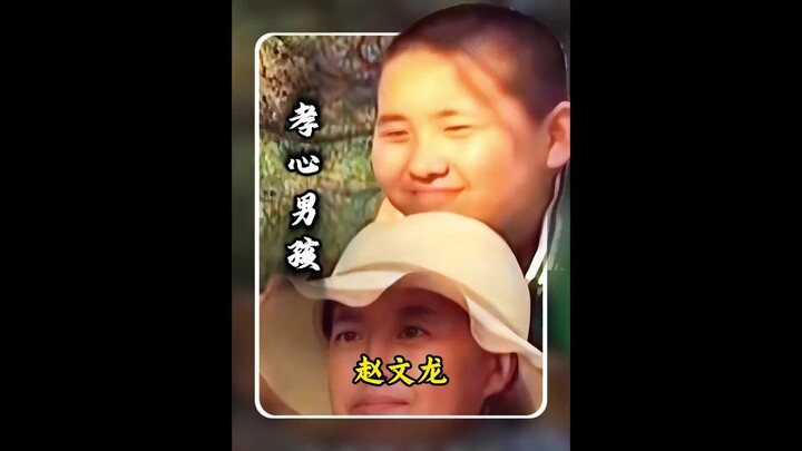 เพื่อแม่ที่ป่วย เขาไม่ได้แตะเมลอนหวานๆ ที่รักมากเลยตลอด 5 ปี เขารีบเข็นรถเข็นพาแม่ไปหาหมอ