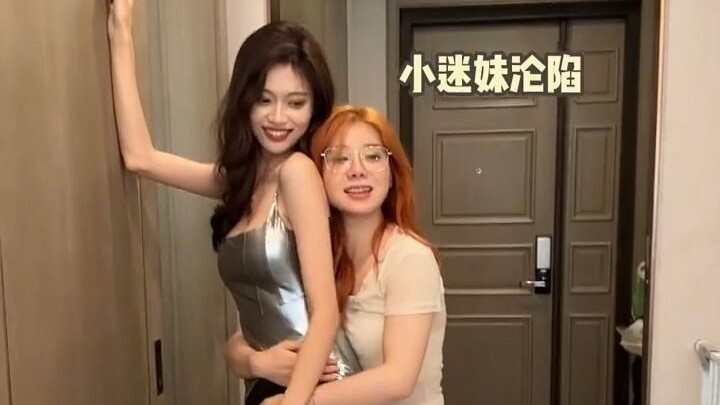 Gotta admit, the silver suit is pretty cool～