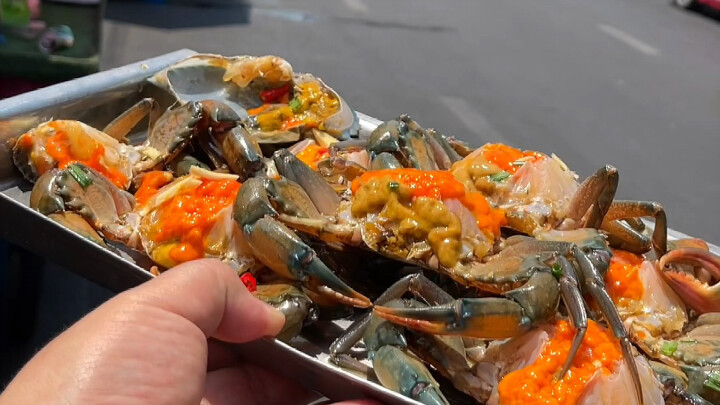 Makanan Thailand: Makanan viral di Chinatown, kepiting mentah dan udang kulit tipis ala Thailand yan