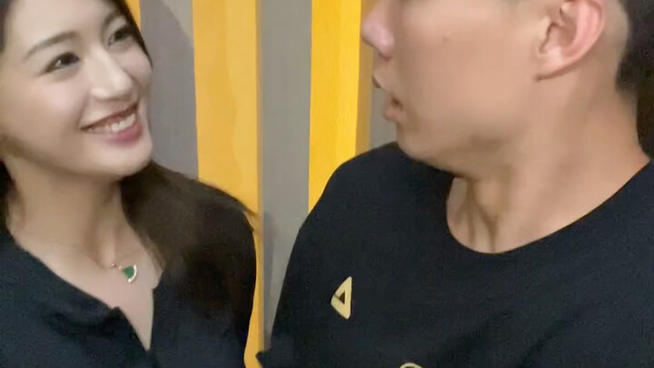 هل هذا حقيقي أم مزيف o.O؟ (الأخ زوي لطيف جدًا ولا يملك أي تكلف على الإطلاق ههههه)