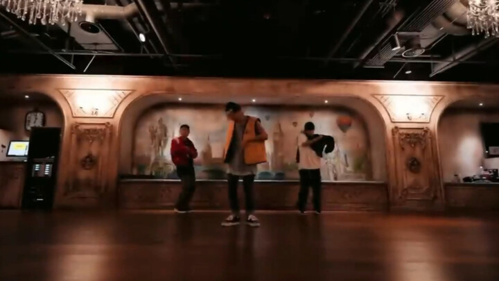 G-Dragon's latest dance practice! Returning to his roots really makes a difference!