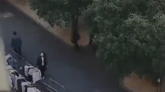 Hubei University of Commerce, October 25: A female student died on campus in Wuhan, Hubei. Instead o