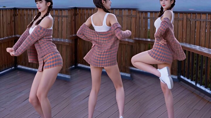 Today, my cousin is in the spotlight! Youth is unbeatable, Boom! Boom!