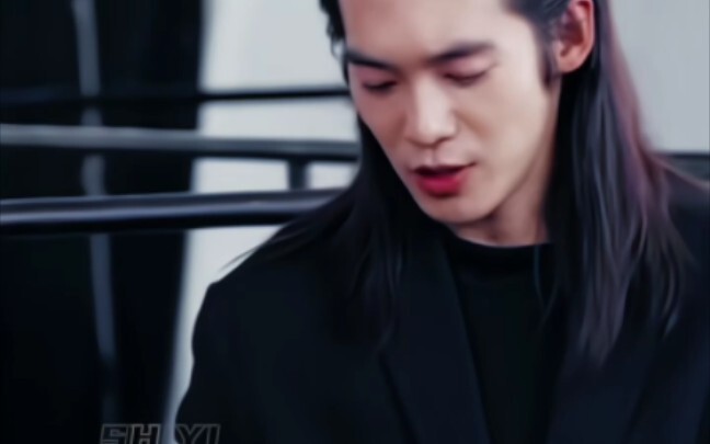 “长发，黑手套，黑西装”好了可以拿鞭子抽much了，m1s0