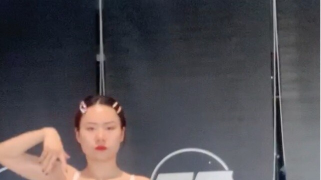 Waacking basic hand flower tutorial (I learned the basics from teachers in Taiwan and South Korea, s