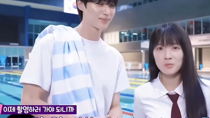 Laughing this hard on set—won’t you end up falling for each other? #ByeonWooSeok #KimHyeYoon