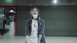 رقصة مميزة من "مايمي شو" لـ "جومب جونيور"! عمل رائع من وود ذو الشعر الطويل والوجه الجميل، كوري بوب ي