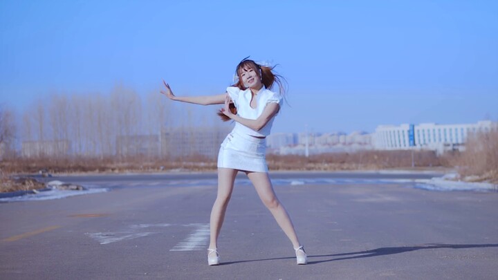 【อาโออิ ซึบาโมโตะ】ชุดกี่เพ้าสุดน่ารัก "The Great Joy"