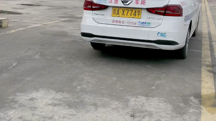 โบกมือรับลม สานฝัน: คนตัวเล็กสอบใบขับขี่