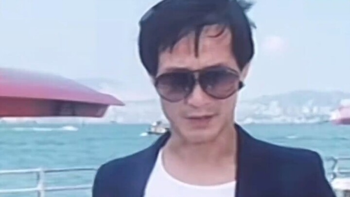 تشين هويمين: ماذا! هل يوجد أحد في هونغ كونغ لا يدين لي بالمال؟